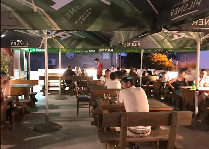 Lux Arena Ema Apartman *